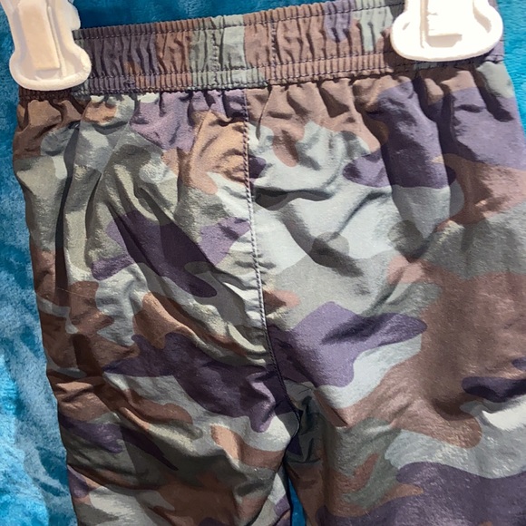 BUNDLE DISCOUNTS! 12-18mo | Childrens Place Camouflage Windbreaker pants - Picture 6 of 8